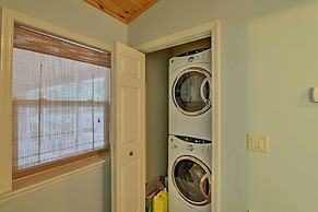 Crystal River Cottage on 1 Acre w/ Deck & Porch!