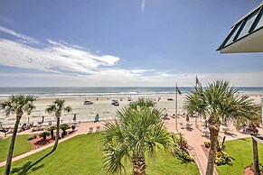 Daytona Beach Studio w/ Oceanfront Balcony & Pool!