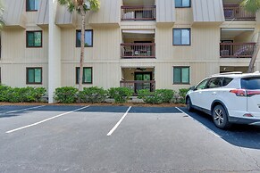 Steps to Beach, Coligny Plaza: Hilton Head Condo!