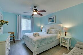 Steps to Beach, Coligny Plaza: Hilton Head Condo!