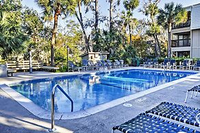 Steps to Beach, Coligny Plaza: Hilton Head Condo!