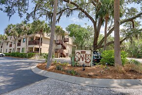 Steps to Beach, Coligny Plaza: Hilton Head Condo!