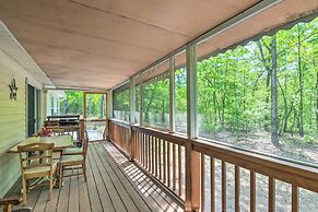Forested Tamassee Escape w/ Screened Porch!