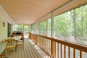 Screened Porch: Forested Tamassee Escape!
