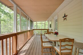 Screened Porch: Forested Tamassee Escape!