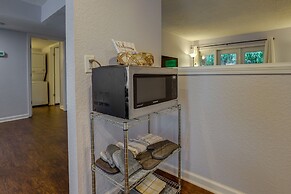 Gainesville Condo w/ Patio, 2 Mi to UF Campus!