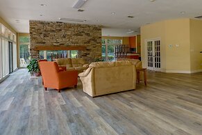 Gainesville Condo w/ Patio, 2 Mi to UF Campus!