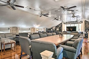 Efficiency Apt: Shared Conference Room, Patio