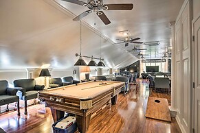 Efficiency Apt: Shared Conference Room, Patio