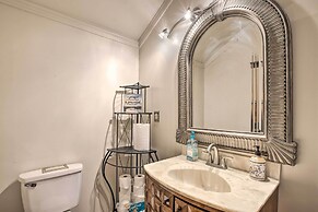 Efficiency Apt: Shared Conference Room, Patio