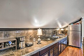 Efficiency Apt: Shared Conference Room, Patio