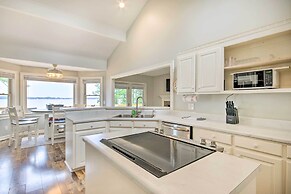 Gilbert Lakefront Retreat w/ Private Dock!