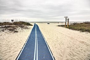 Hilton Head Condo w/ Covered Balcony + Pool Access
