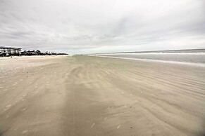 Hilton Head Condo w/ Covered Balcony + Pool Access