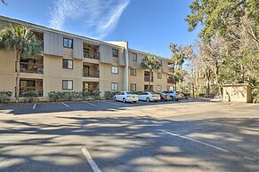 Hilton Head Condo w/ Covered Balcony + Pool Access