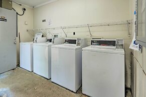 Hilton Head Island Condo w/ Beach Supplies + Pool!