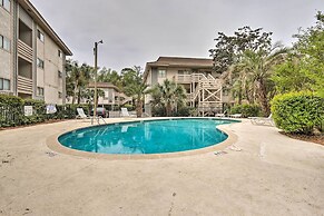 Hilton Head Island Condo w/ Beach Supplies + Pool!