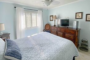 Balcony w/ Tennis Court View: Hilton Head Condo