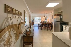 Balcony w/ Tennis Court View: Hilton Head Condo