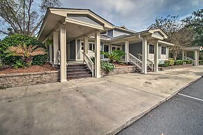 Half-mi to Beach: Hilton Head Condo w/ Lagoon View