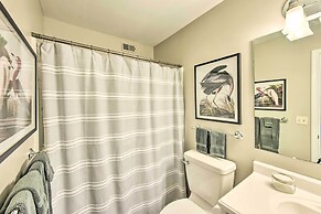 Half-mi to Beach: Hilton Head Condo w/ Lagoon View