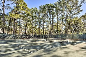 Half-mi to Beach: Hilton Head Condo w/ Lagoon View