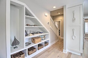 Pet-friendly Villa w/ Balcony in Bluffton!