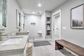 Pet-friendly Villa w/ Balcony in Bluffton!