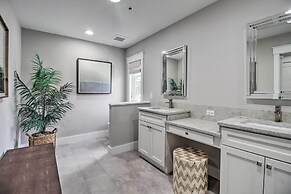 Pet-friendly Villa w/ Balcony in Bluffton!