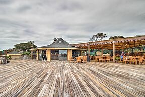 Beach & Pool Access: Hilton Head Condo w/ Balcony