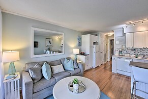 Beach & Pool Access: Hilton Head Condo w/ Balcony