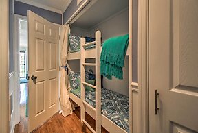 Beach & Pool Access: Hilton Head Condo w/ Balcony