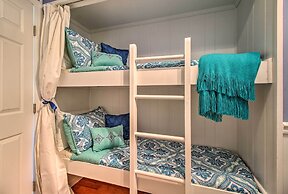 Beach & Pool Access: Hilton Head Condo w/ Balcony