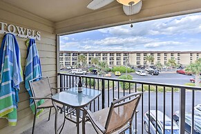 Beach & Pool Access: Hilton Head Condo w/ Balcony