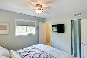 Half-mi to Folly Field Beach: Hilton Head Condo