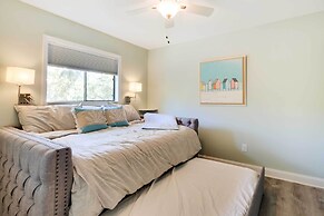 Half-mi to Folly Field Beach: Hilton Head Condo