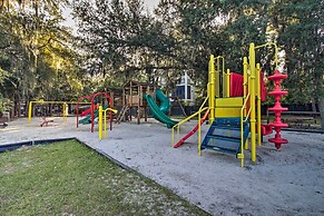 Community Pool & Bikes: Hilton Head Family Condo