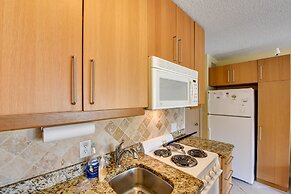 Community Pool & Bikes: Hilton Head Family Condo