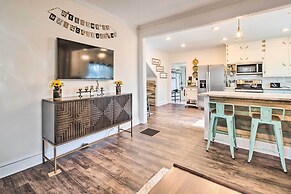 Greenville Escape w/ Deck + Fire Pit!