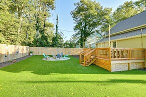 Greenville Escape w/ Deck + Fire Pit!