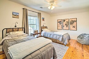Greenville Escape w/ Deck + Fire Pit!