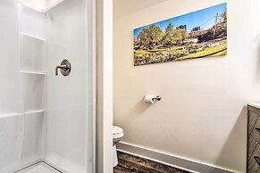 Greenville Escape w/ Deck + Fire Pit!