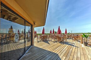 Hilton Head Resort Condo w/ Resort Amenities