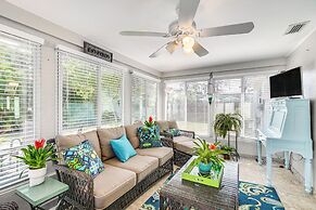 Fort Myers Bungalow - 12 Miles to the Beach!