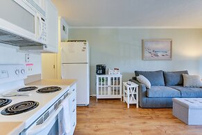 Hilton Head Island Resort Condo - Steps to Beach!