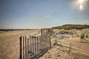 Hilton Head Island Resort Condo - Steps to Beach!