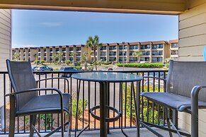 Hilton Head Island Resort Condo - Steps to Beach!