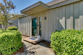 Hilton Head Island Resort Townhome w/ Beach Access