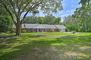 Huge Lutz Family Retreat w/ Game Room & Pool!