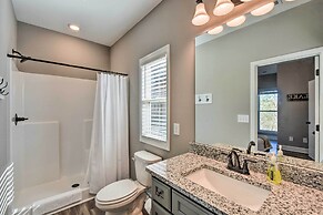 Lake Keowee Getaway: Boat Dock, Deck, Grill!